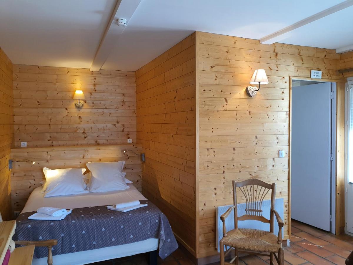 Logis Hotel Restaurant L'Escarbille Saint-Martin-dʼArdèche Bagian luar foto