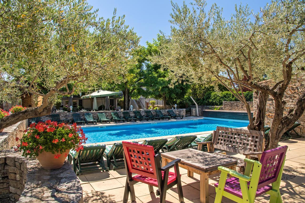 Logis Hotel Restaurant L'Escarbille Saint-Martin-dʼArdèche Bagian luar foto